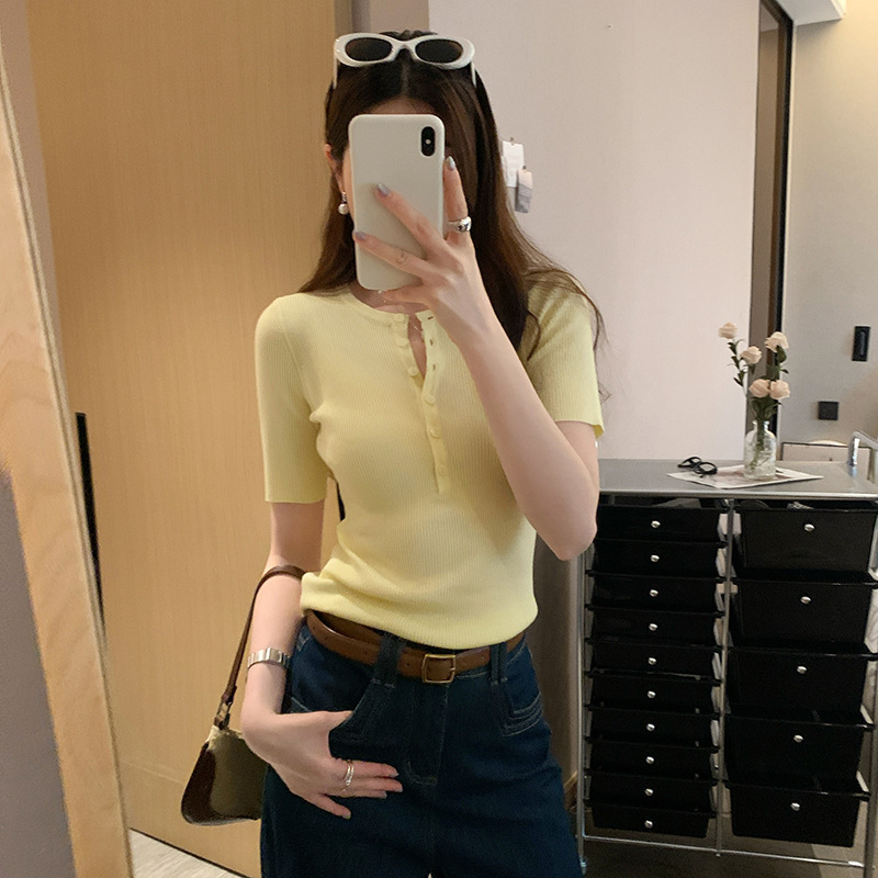 Special Wholesale Korean Style Early Spring Half-Open Collar Short-Sleeved Sweater, Feminine New Style, Beautiful, Unique and Beautiful