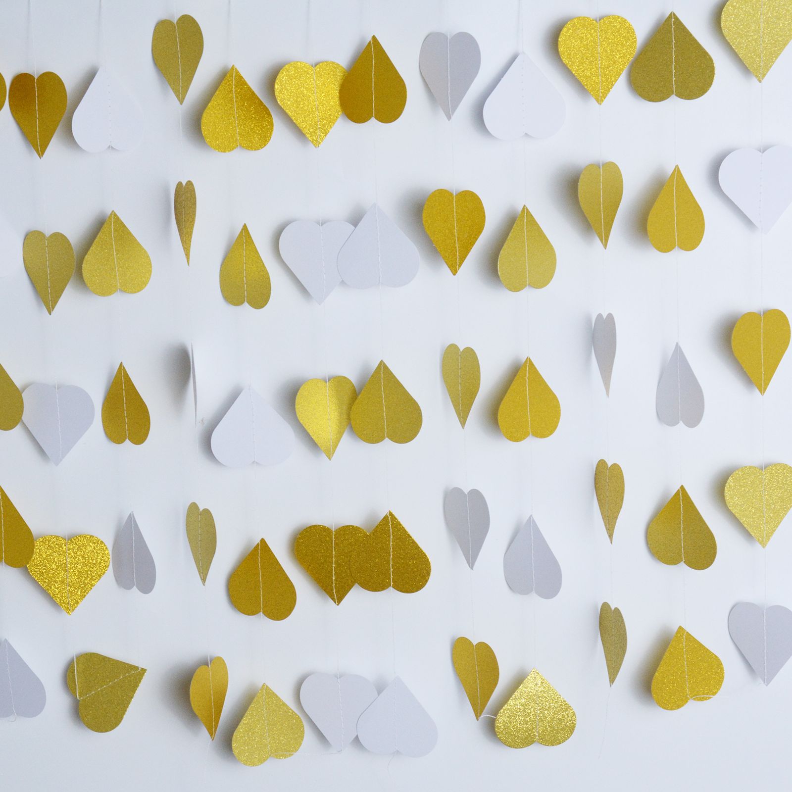 화이트 + 리치 골드 + 라이트 골드