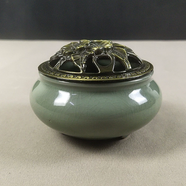 Celadon [Mei Ziqing] Containing fire cotton