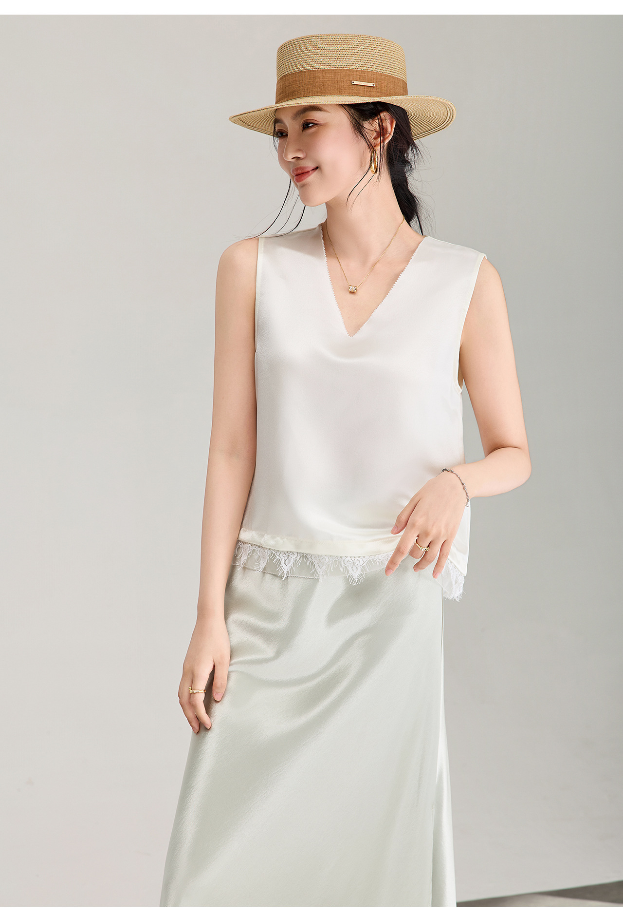 Áo hai dây nữ satin phối ren cổ chữ V — màu đen chi tiết 14