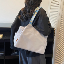 外贸日韩风帆布包女休闲简约宽肩带通勤单肩包新款时尚百搭购物袋