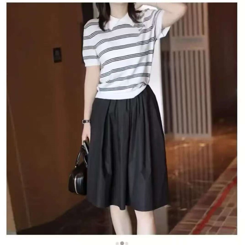 Simple White Mid-Length Skirt 2026 New Style Loose High-Waisted Slimming Versatile Pleated Skirt Solid Color Simple White Mid-Length Skirt 2026 New Style Loose High-Waisted Slimming Versatile Pleated Skirt Solid Color