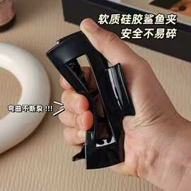 YHJ发饰新款硅胶鲨鱼夹柔软防撞保护后脑夹抓夹防摔耐用夹子发夹