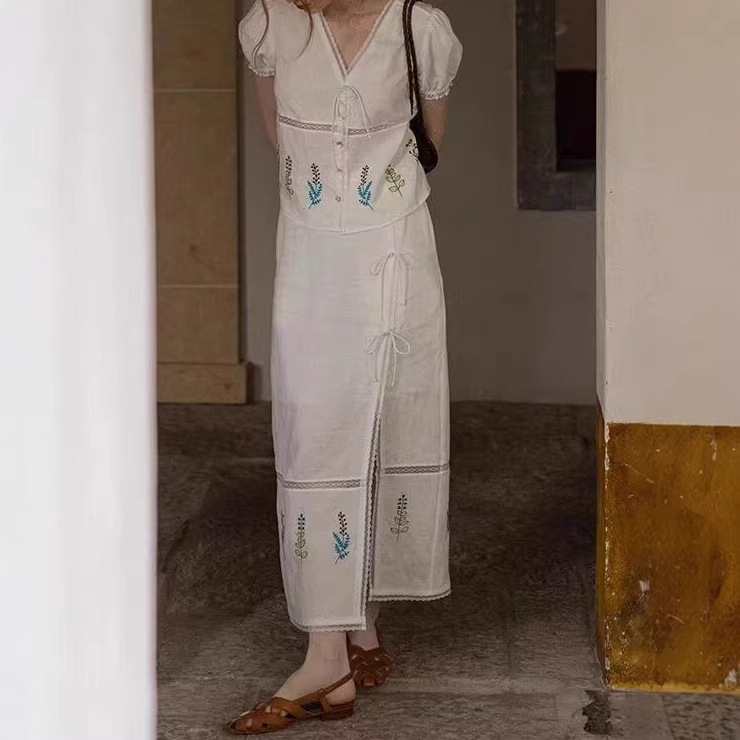 Beautiful and Stylish Small French-Style Set, 2026 Summer New Hollow Lace Shirt Top and Skirt Two-Piece Set for Women