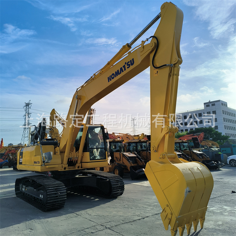 出口贸易 小松PC220挖掘机九成新车况优价格优惠