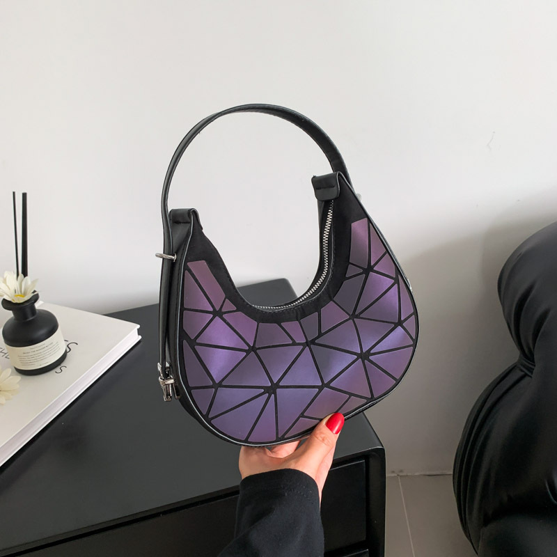 Luz de lujo Rhombus reflexivo bolso femenino ins colorido luminoso femenino axila Bolsa De alto sentido francés bolsa de la Media Luna Internet celebridad