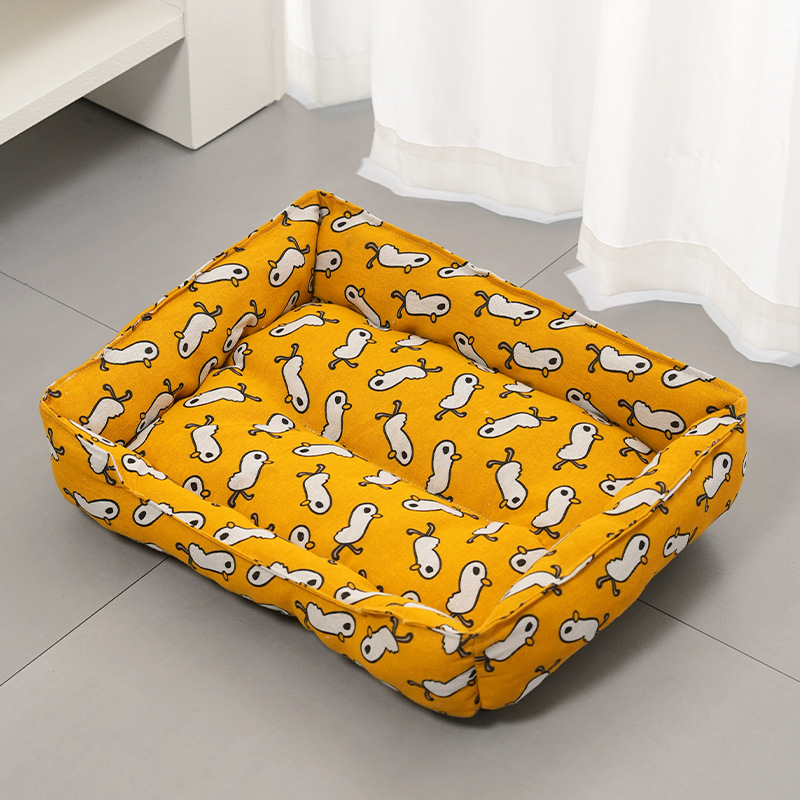 Petit canard jaune (nid carré) / S-44*32cm