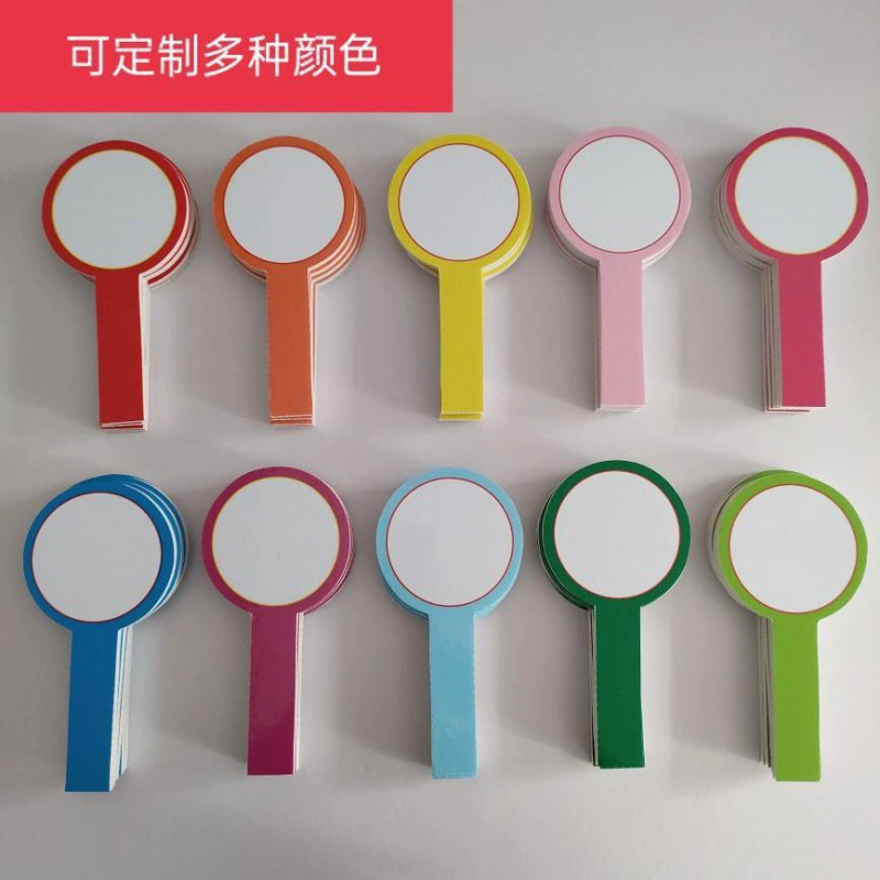 Написание держа в руке, чтобы поднять карту в прямом эфире