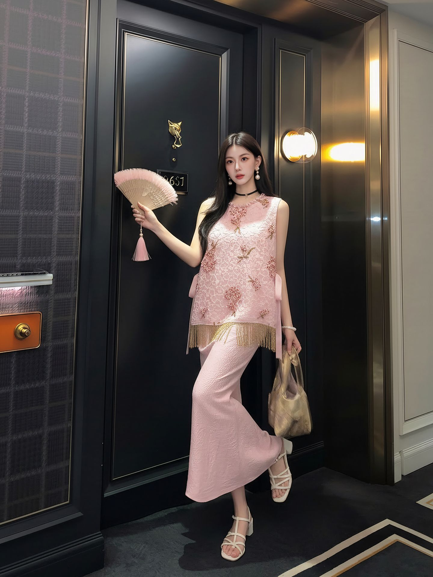 Bộ váy dây kèm áo gi lê thêu hoa cầu tân cổ điển — váy dây màu hồng phấn, Áo gi lê màu hồng