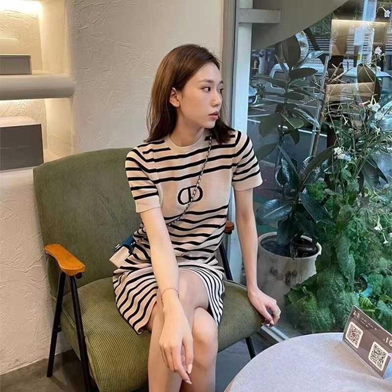 Đầm thun sọc nữ phong cách retro chic cổ điển tay ngắn — sọc chi tiết 4