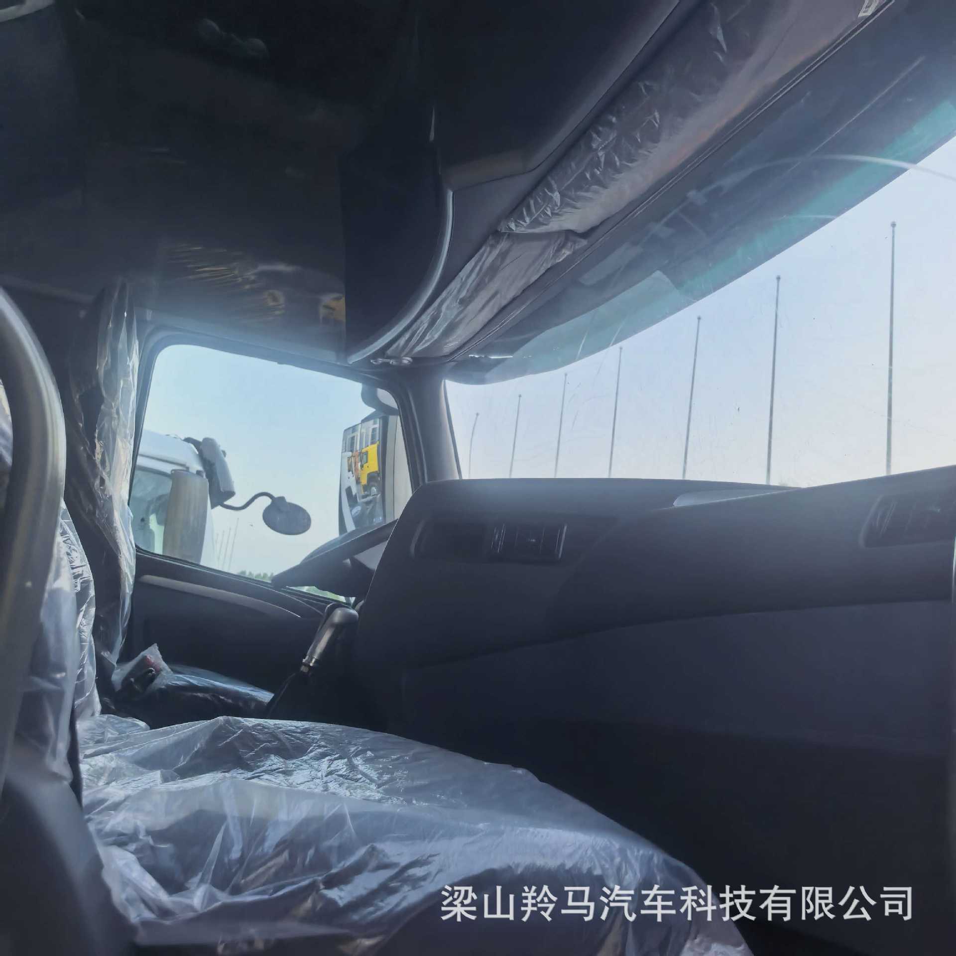 Supply of Sinotruk heavy-duty truck HOWO tractor head, semi-trailer heavy-duty trailer HOWOT7H, dual-drive tractor head