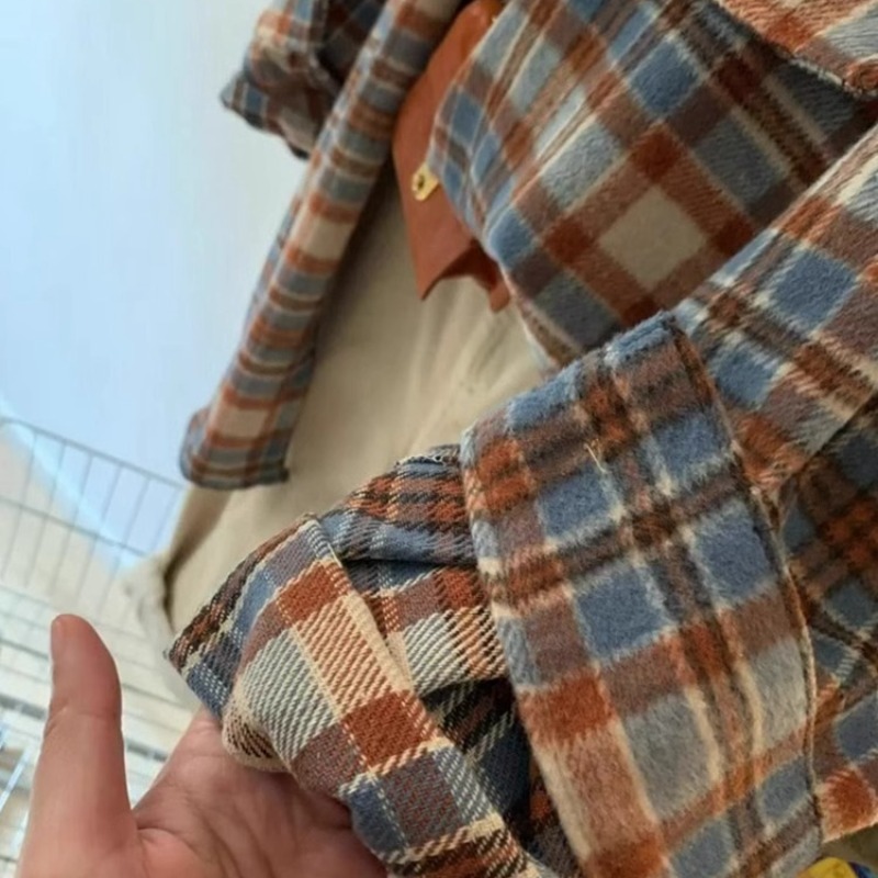 Contrast-color plaid woolen shirt for women's autumn and winter new style retro stacked inside plaid shirt lapel top