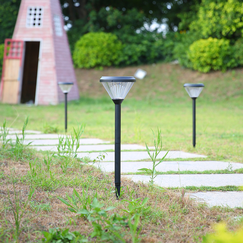 跨境供应智能光控草坪地插灯 户外太阳能草坪灯 家用太阳能花园灯