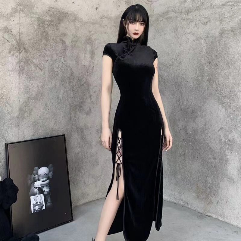 Vintage Chinese-style Velvet Cheongsam Improved dress New Chinese-style Split Tall Cool Sough Black Elegant Long Dress