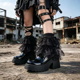 女式皮靴;高跟凉鞋;男式皮靴