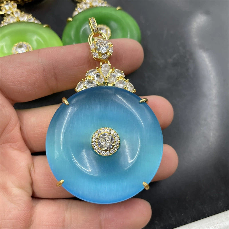 Фуксия камень инкрустированный jade, защитный амулет, пряжка, кулон, синий свитер, глаза кошки