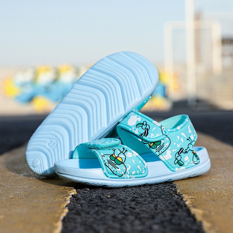 Niños niños y niñas sandalias de bebé al por mayor de verano puesto de suministro zapatillas de deportes suave inferior antideslizante fábrica al por mayor