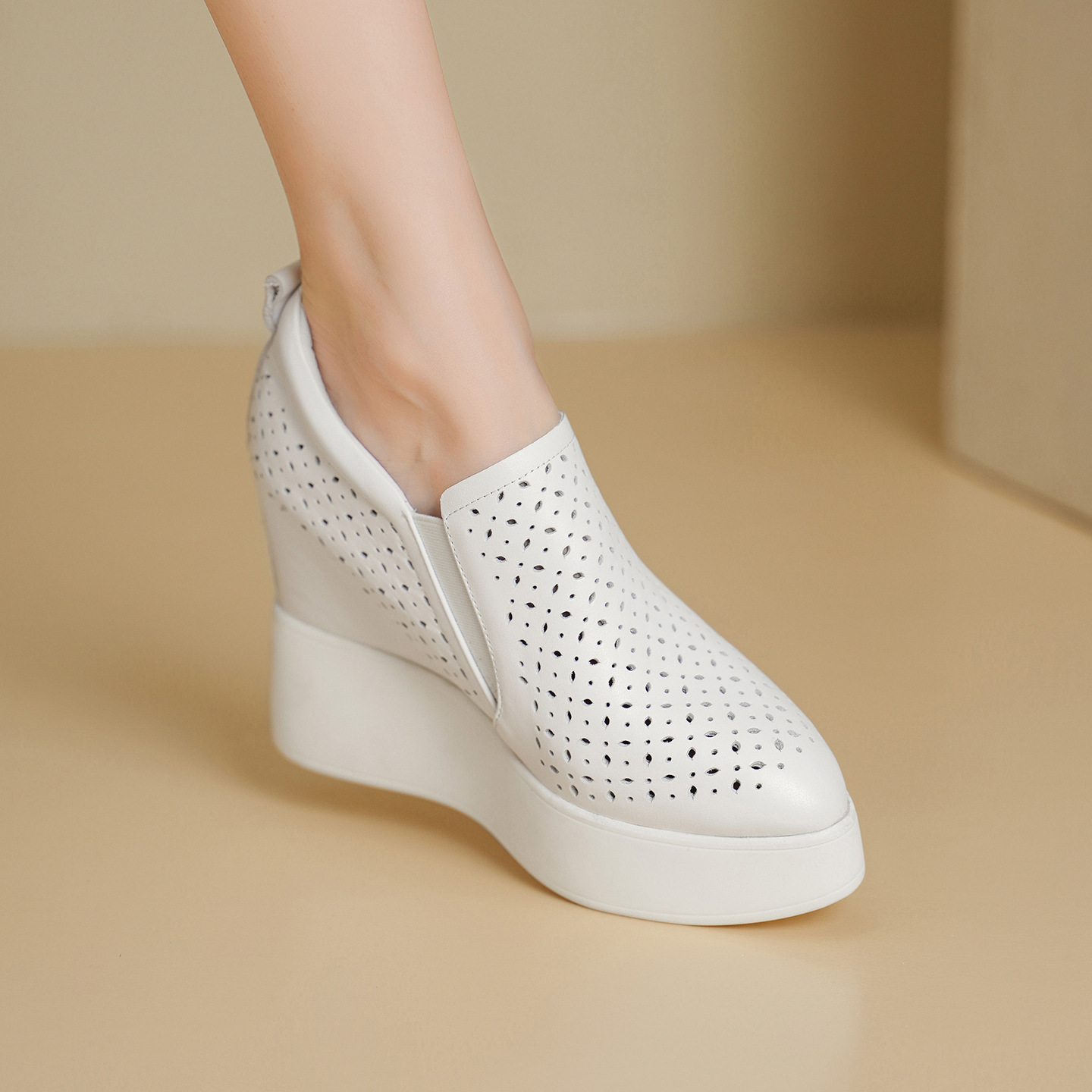 Giày sneaker nữ đế dày tăng chiều cao 12cm, form lười thoáng khí, phong cách trẻ trung — màu đen, màu trắng