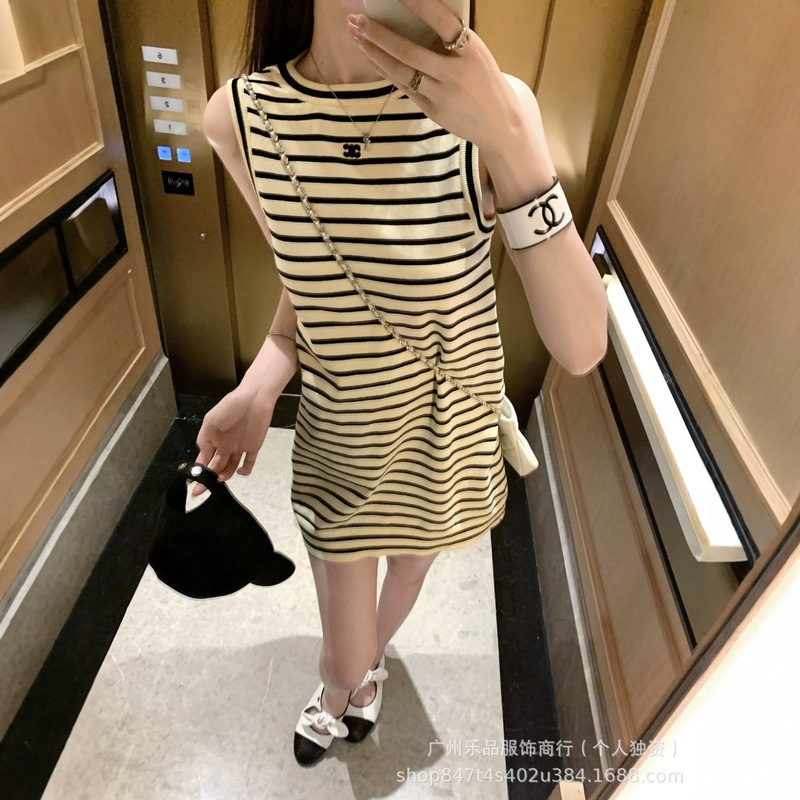 Ce High-Quality 2026 Summer New Style Elegant Striped Round Neck Design with a High-End Feel and Slimming Effect Tank Dress