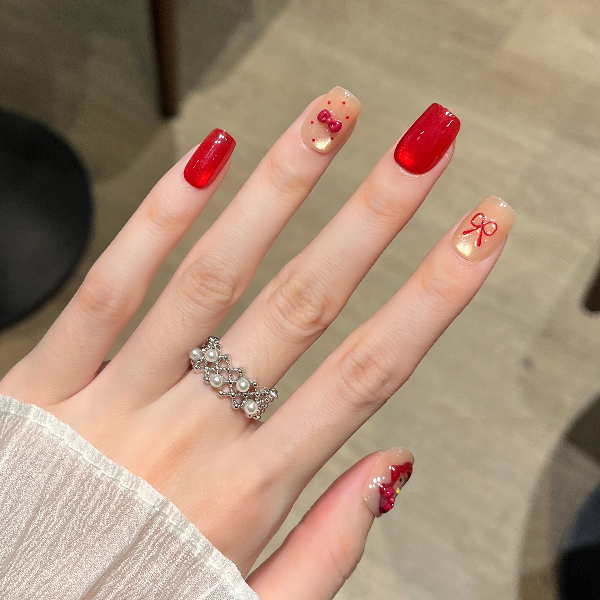 Sombrero rojo estereoscópico KT desgaste uñas engrosadas piezas de uñas acabadas Año Nuevo blanqueamiento rojo uñas al por mayor desmontables