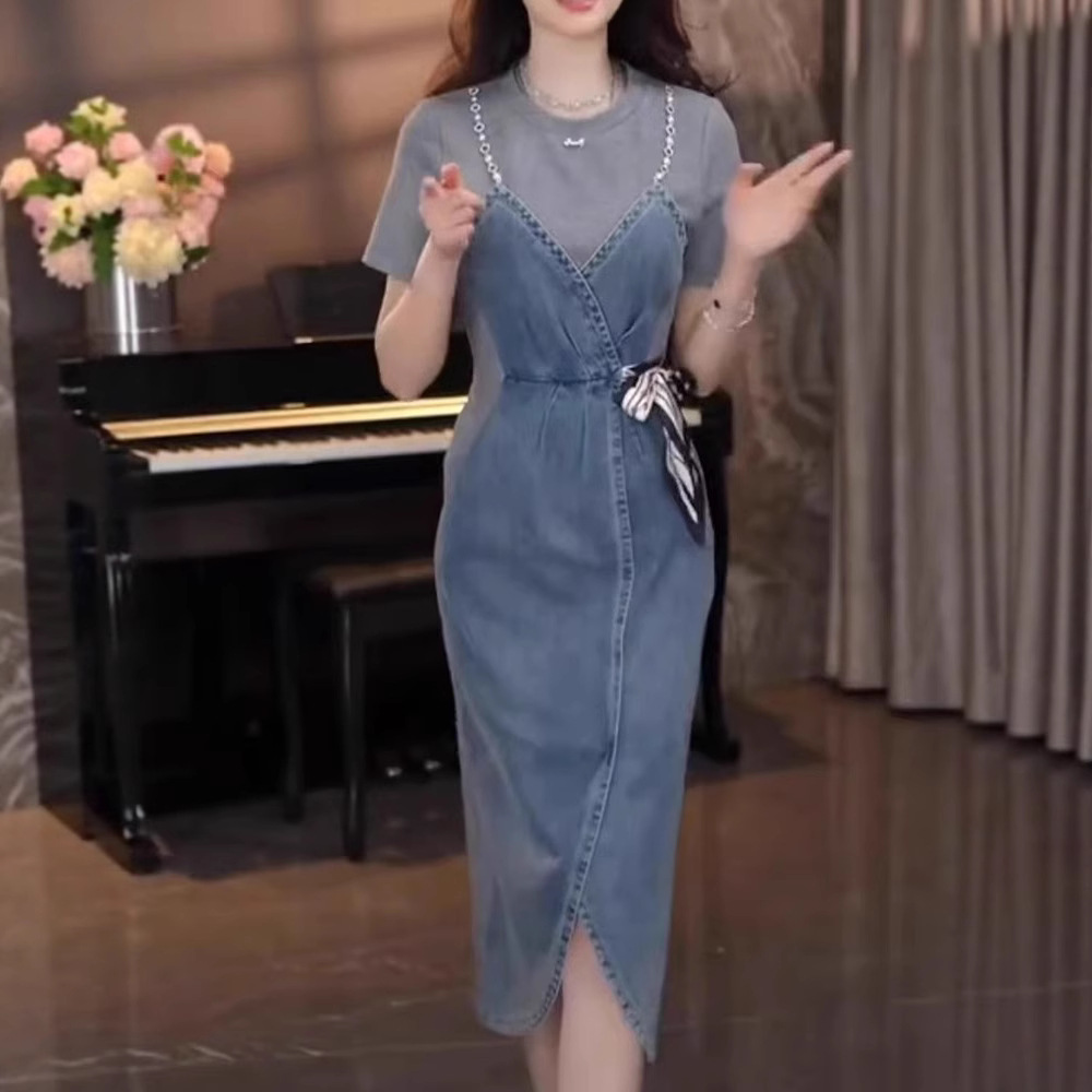 Vintage Contrast Color Denim Patchwork Round Neck Dress for Women with Tie Waist Slimming Elegant Slit Long Dress