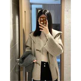 牛角扣毛呢大衣女秋冬季2026新款感连帽外套呢子加厚气质大衣