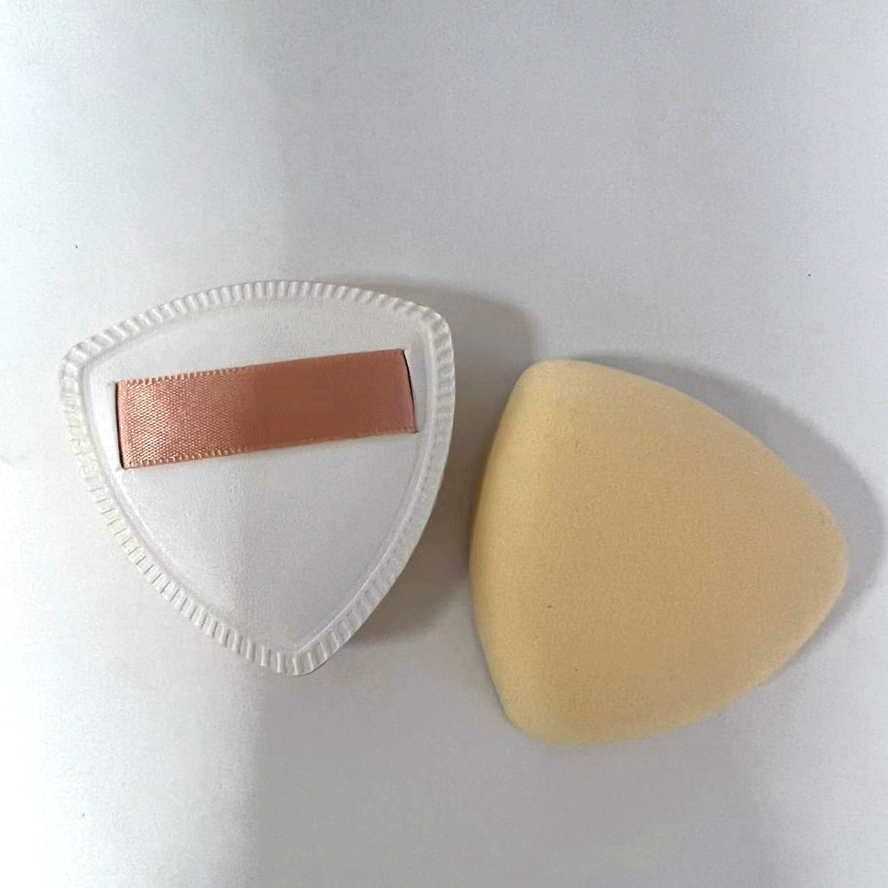 Makeup Sponge Puff — Pineapple Triangular Powder Puff, Soft Velvet, Large 65×65 mm
