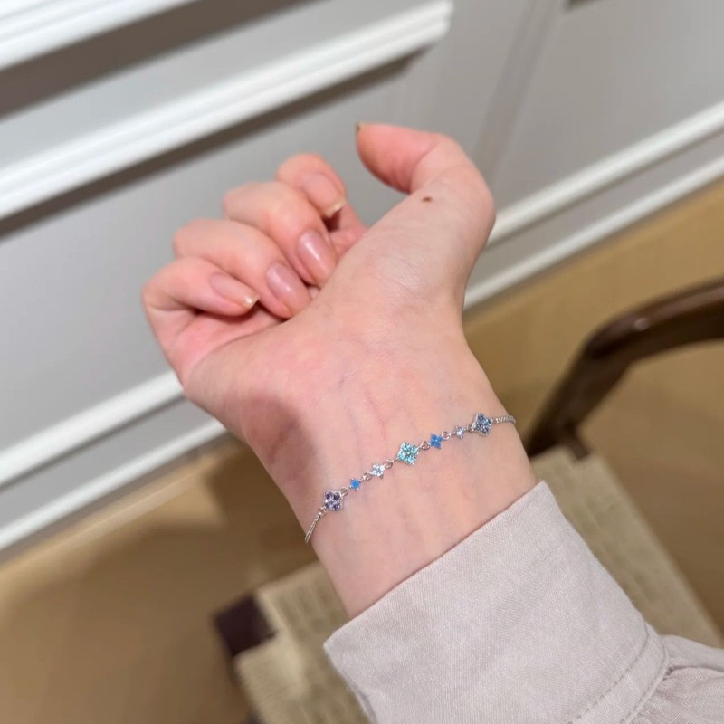 Ocean Blue and Purple Four-Leaf Clover Bracelet for Women, Delicate and Fresh, Commuter Style, Niche Ins-Style Jewelry, New Wholesale Ocean Blue and Purple Four-Leaf Clover Bracelet for Women, Delicate and Fresh, Commuter Style, Niche Ins-Style Jewelry, New Wholesale