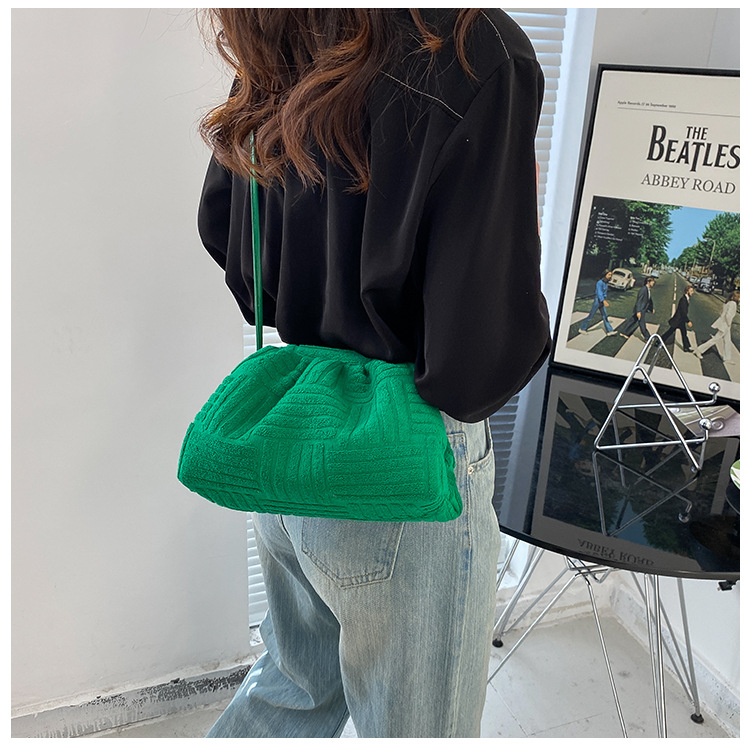 184g Weight Polyester Lining Material Clasp Frame Closure Type Sling Strap Strap Type Crossbody Bag Bags Type Casual, Daily, Shopping Occasion velvet Material Solid Color Pattern All Seasons Season Women's Gender Basic Style Cloud Shape Shape Women's Velvet Solid Color Basic Cloud Shape Clasp Frame Crossbody Bag 14