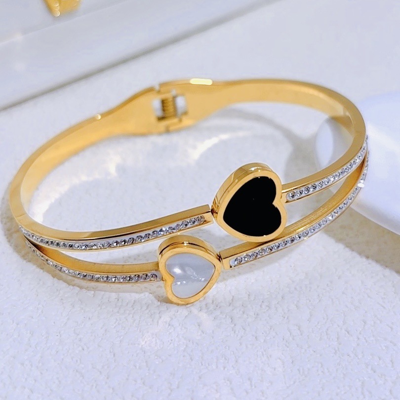 Nuevo estilo transfronterizo pulsera de diamantes de moda de acero de titanio pulsera al por mayor temperamento de lujo ligero femenino sentido de alto nivel estilo nicho