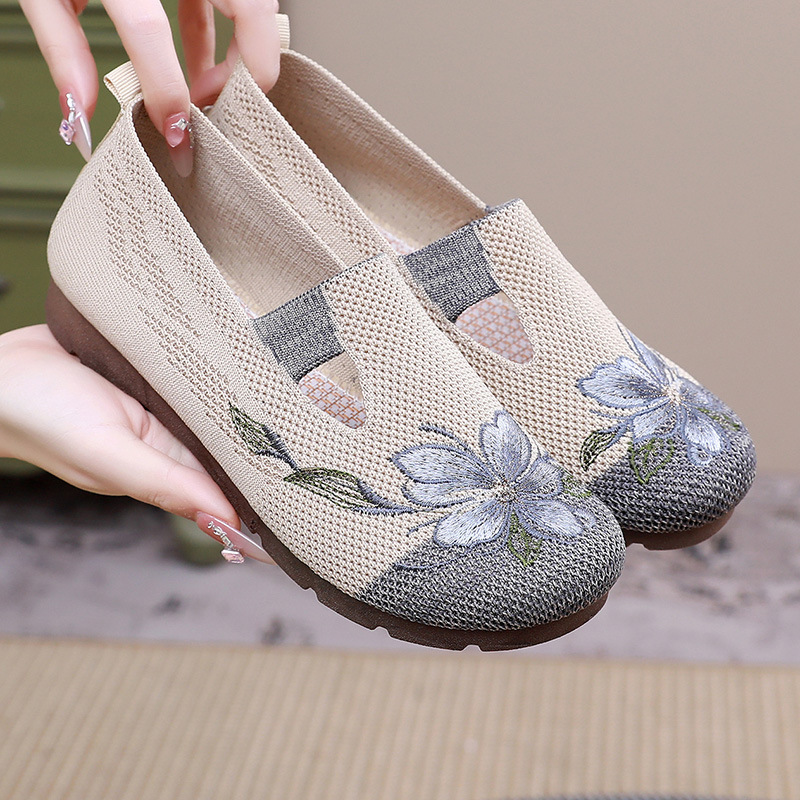 2025 Summer Old Beijing Cloth Shoes Women's Shoes Breathable Soft Bottom Round-toe Embroidered Shoes Non-slip Slip-on Moms Shoes
