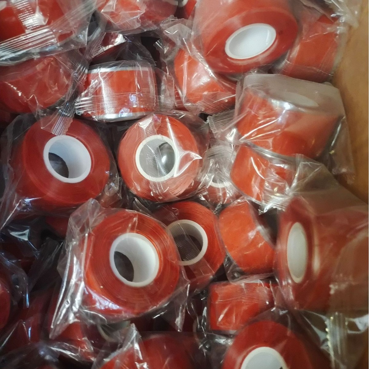 自粘带批发阻燃硅胶自粘带耐高温高压电工胶带防水防污补漏保护电