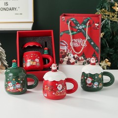アマゾンの爆発的なクリスマスプレゼントのマグカップのギフトボックスには、スプーン付きのセラミックカップのクリスマスカップがプレゼントされています