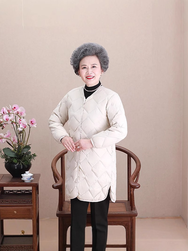 Chaqueta de plumón ligera y delgada, ropa de madres de mediana edad, otoño y invierno, nuevo estilo de cuello largo, estilo coreano sin cuello, moda interior