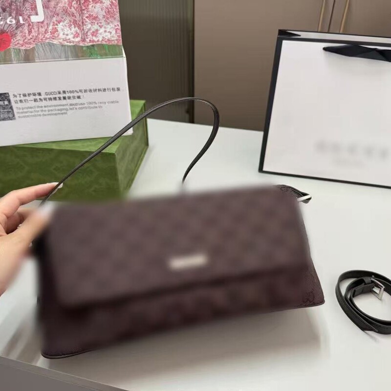 Gucci Men's Shoulder Bag New Vintage Monogram Trendy Crossbody Bag Fashionable Large Capacity Business Casual Shoulder Bag Gucci Men's Shoulder Bag New Vintage Monogram Trendy Crossbody Bag Fashionable Large Capacity Business Casual Shoulder Bag
