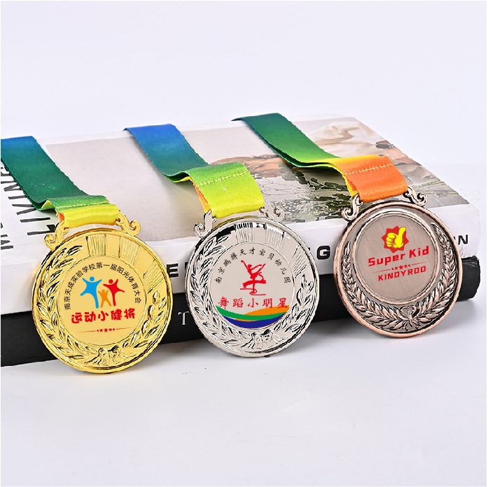 Medalla de metal Maratón Juegos Medalla de oro Jardín de infantes Medalla de oro, plata y bronce Honor Listado Producción