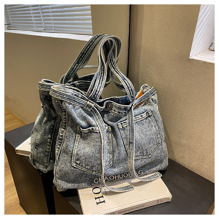 Women's Large Denim Solid Color Streetwear Magnetic Buckle Tote Bag display picture 11