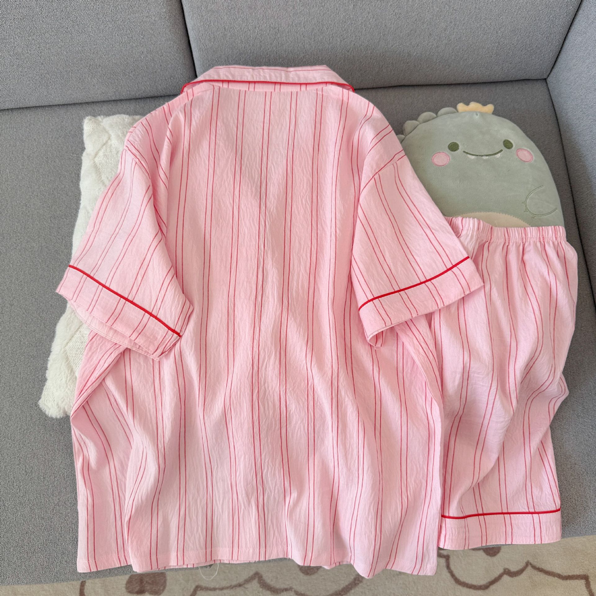 Cute punto de onda KT gato nubes pijamas de algodón mujer pantalones cortos de manga corta de verano coreano cuello de dibujos animados set de ropa para el hogar