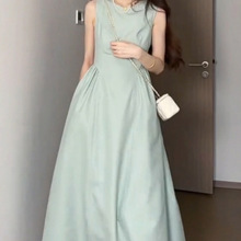 2025粉色气质无袖背心连衣裙子中长裙法式显瘦高端别致绝美连衣裙