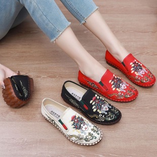 New ancient style hanfu shoes retro embroidered shoes old Beijing embroidered cloth shoes social shoes online red shoes