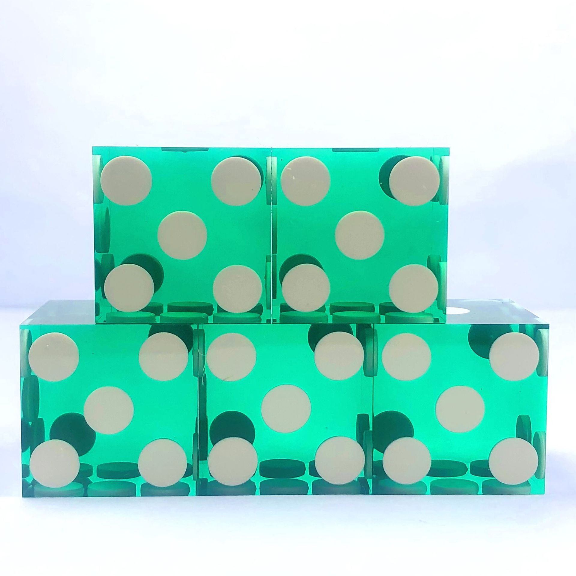 Puntos verdes y blancos transparentes