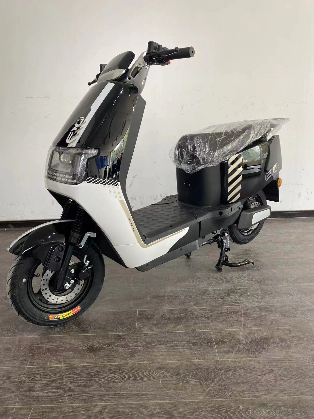 Energy-Saving High-Speed Electric Motorcycle for Urban Commuting, 48Vce/Eec Certified Electric Motorbike with Long Range