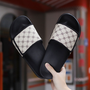 2025 summer new European and American one-word slippers lovers wear sandals indoor household Korean anti-slip slippers wholesale