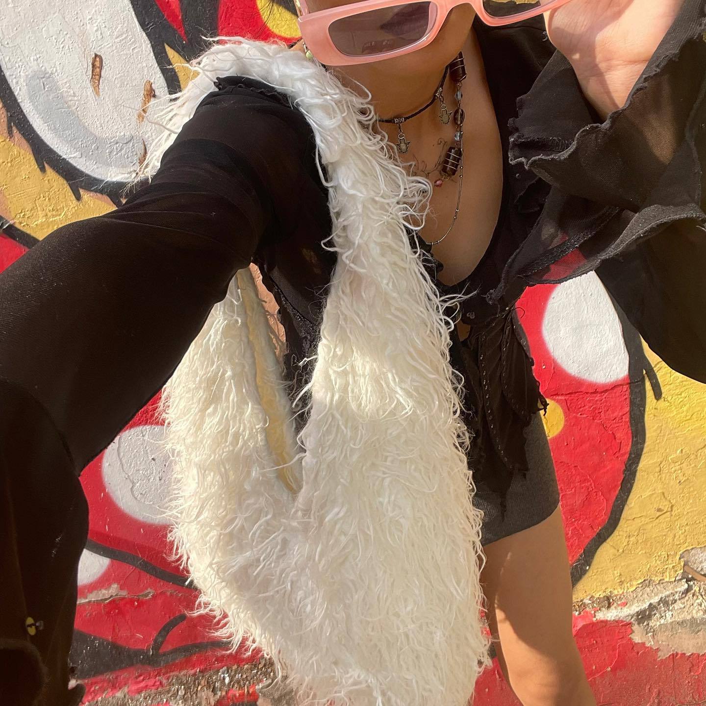 2023 europeo y americano transfronterizo nueva bolsa de gran capacidad de la bolsa de piel sintética de lana de playa de felpa bolsa de piel femenina