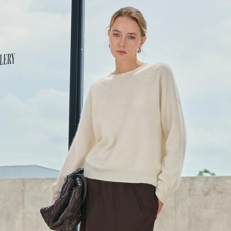 High-Quality Round-Neck Wool Sweater, Fine-Knit, New Autumn and Winter Seamless Brushed Knitwear, Versatile for Commuting and Casual Wear, Women's Sweater High-Quality Round-Neck Wool Sweater, Fine-Knit, New Autumn and Winter Seamless Brushed Knitwear, Versatile for Commuting and Casual Wear, Women's Sweater