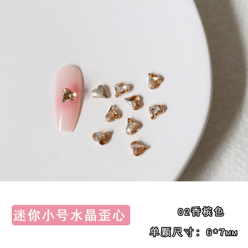 ネットの赤い爪の歪んだ心のドリルの小さいサイズのミニの尖った底の立体の水晶の愛の装飾品の豪華な超フラッシュガラスの桃の心のドリル|undefined
