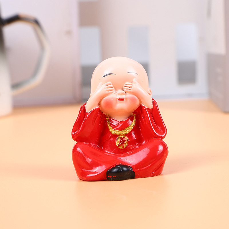 Adornos para coche: cuatro pequeños monjes, niños de kung fu de Shaolin, figuras creativas y únicas de resina para decoración de coches.