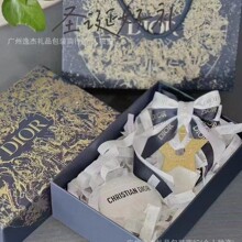 �ϻ�����ˮ�{��YƷ�жY���ڼt���b�����������С�ӶY��