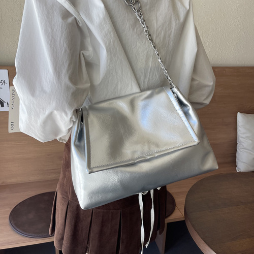 Summer 2024 New Simple and Fashionable Tote Bag, Simple and Fashionable Large Capacity Fashionable and Simple Commuter Shoulder Bag for Women