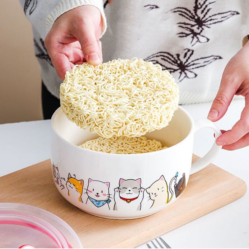 Cartoon ceramic noodle bowl with lid for microwave, large student tableware set, cute home lunch box, dormitory spoon and chopsticks Cartoon ceramic noodle bowl with lid for microwave, large student tableware set, cute home lunch box, dormitory spoon and chopsticks